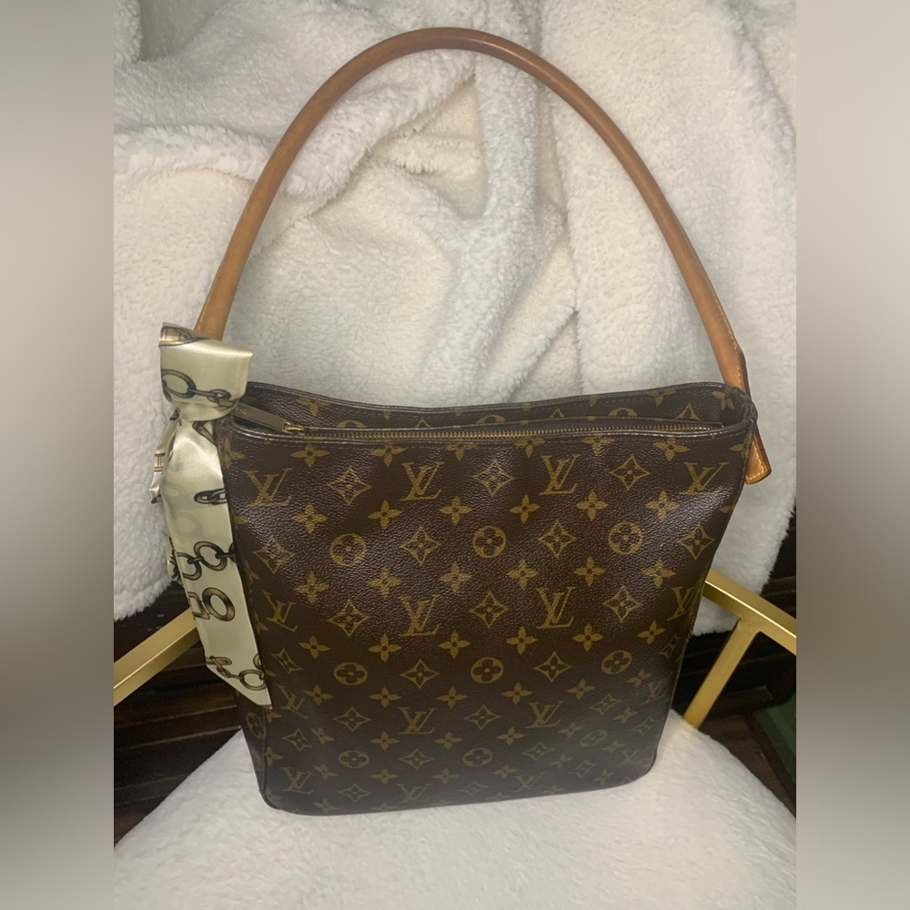 💯% Authentic Louis Vuitton Looping GM bag